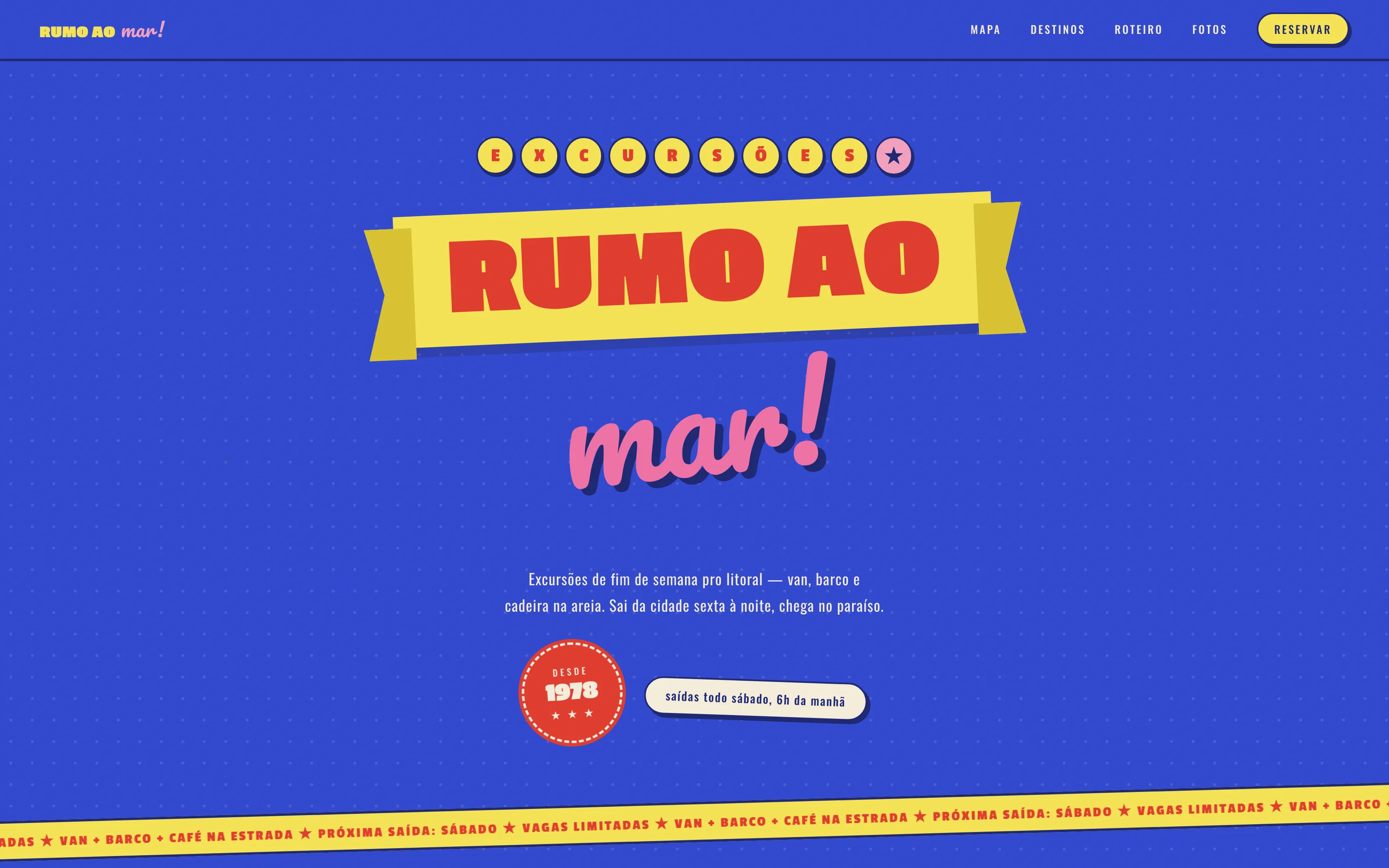 Print do site Rumo ao Mar, cartaz retrô azul com faixa amarela